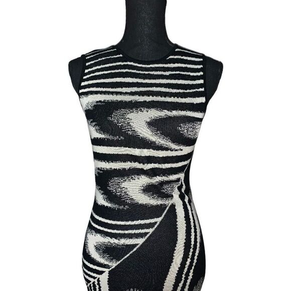 Eana Maxi Dress - Picture 2 of 7